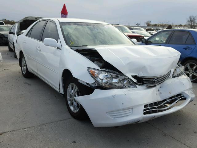 4T1BF30K75U094206 - 2005 TOYOTA CAMRY LE WHITE photo 1