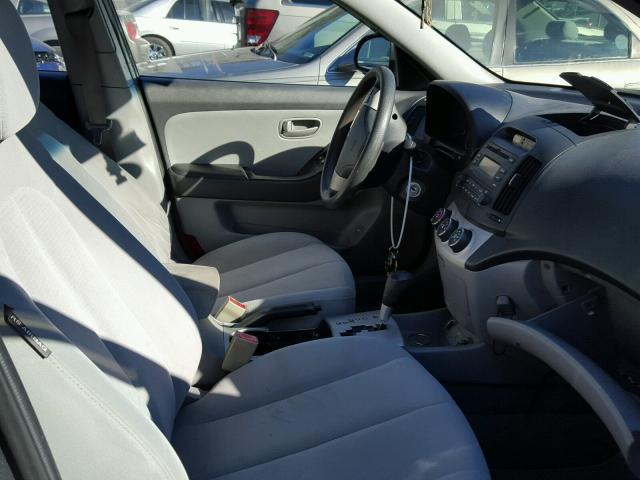 KMHDU46D48U317108 - 2008 HYUNDAI ELANTRA GL GRAY photo 5