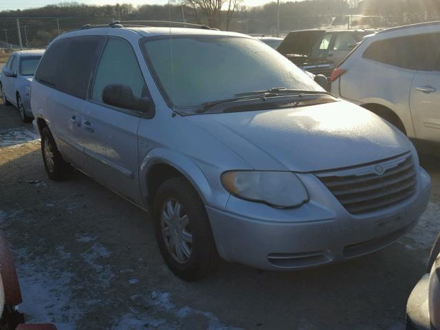 2A4GP54L56R703579 - 2006 CHRYSLER TOWN & COU SILVER photo 1