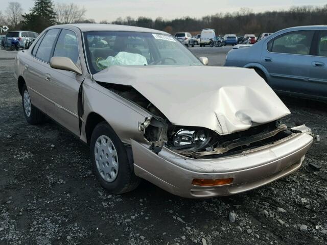 4T1BG12K8TU663494 - 1996 TOYOTA CAMRY DX TAN photo 1