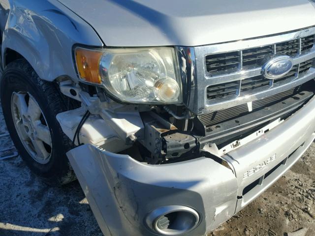 1FMCU02Z88KA63159 - 2008 FORD ESCAPE XLS SILVER photo 9