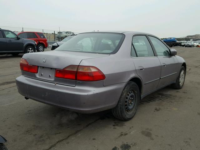 1HGCG1641YA022119 - 2000 HONDA ACCORD LX SILVER photo 4