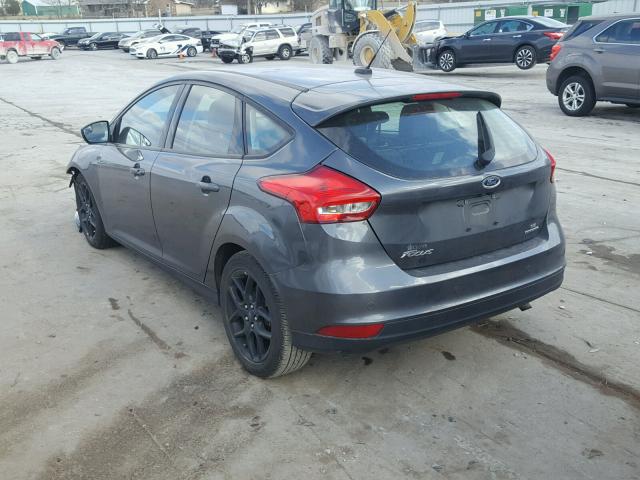 1FADP3K29GL388387 - 2016 FORD FOCUS SE SILVER photo 3