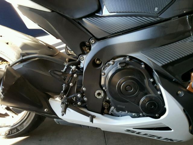 JS1GR7MA9F2100492 - 2015 SUZUKI GSX-R750 CHARCOAL photo 9