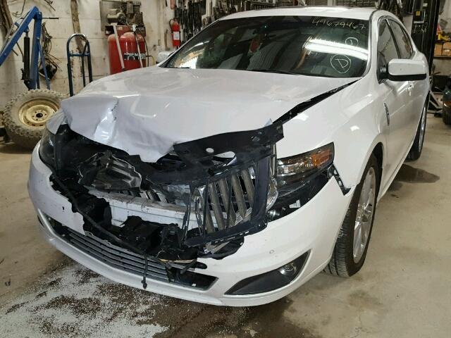 1LNHL9FT1BG612584 - 2011 LINCOLN MKS WHITE photo 2