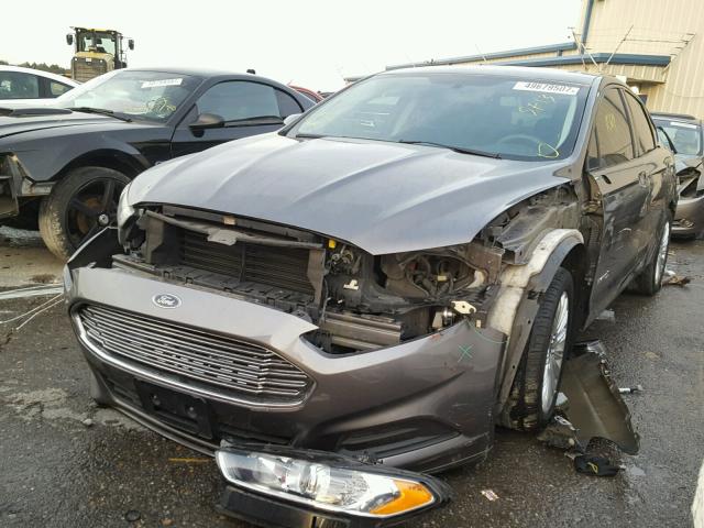 3FA6P0LU7DR312798 - 2013 FORD FUSION SE GRAY photo 2