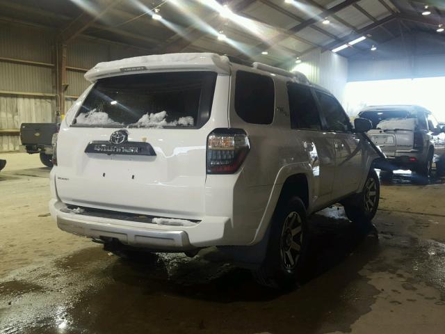 JTEBU5JR2H5478793 - 2017 TOYOTA 4RUNNER SR 白色 照片 4