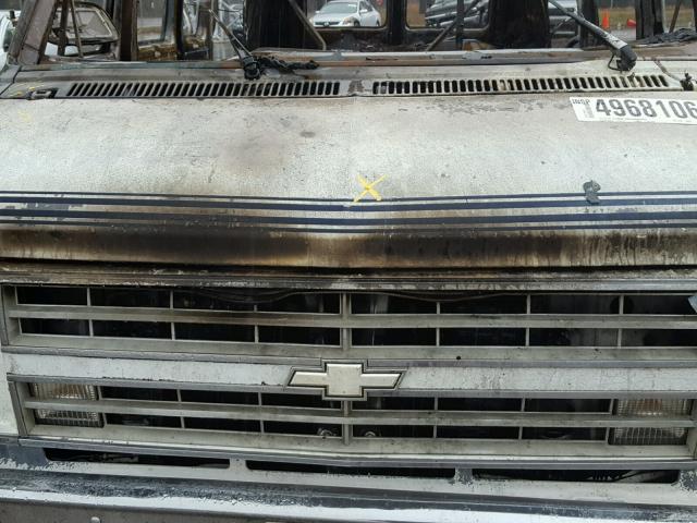 1GBEG25K3L7123105 - 1990 CHEVROLET G20 WHITE photo 7