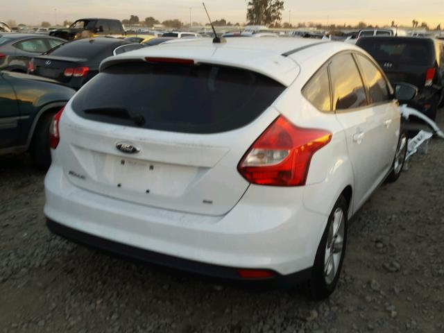 1FADP3K24DL235699 - 2013 FORD FOCUS SE WHITE photo 4