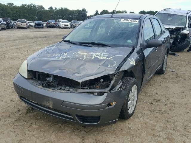 1FAFP34N07W109164 - 2007 FORD FOCUS ZX4 GRAY photo 2