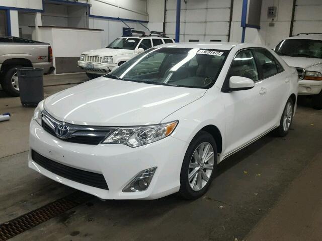 4T1BD1FKXCU053793 - 2012 TOYOTA CAMRY HYBR WHITE photo 2