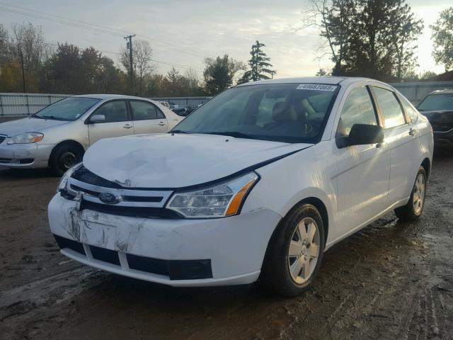 1FAHP34N08W294102 - 2008 FORD FOCUS S/SE WHITE photo 2