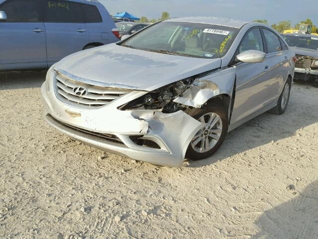 5NPEB4AC9DH535613 - 2013 HYUNDAI SONATA GLS SILVER photo 2