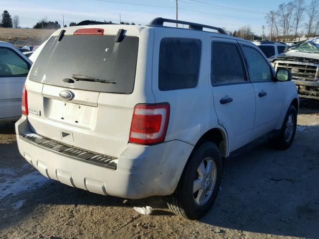 1FMCU9D76CKC70996 - 2012 FORD ESCAPE XLT WHITE photo 4