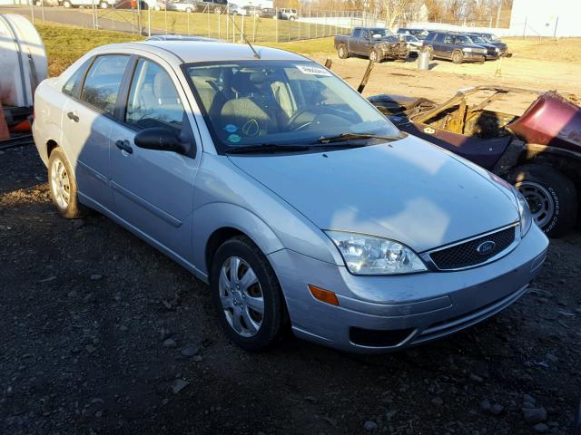 1FAFP34N95W243457 - 2005 FORD FOCUS ZX4 SILVER photo 1