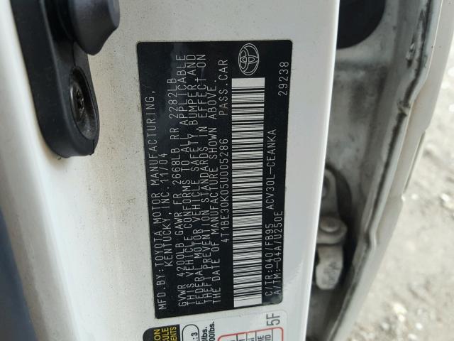 4T1BE30K05U005286 - 2005 TOYOTA CAMRY LE თეთრი ფოტო 10