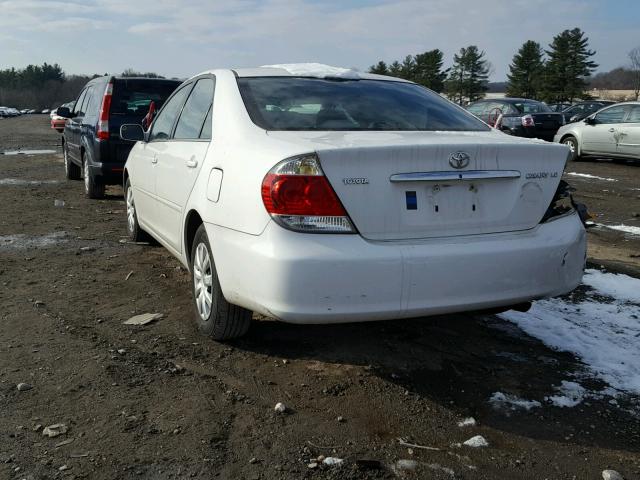 4T1BE30K05U005286 - 2005 TOYOTA CAMRY LE თეთრი ფოტო 3
