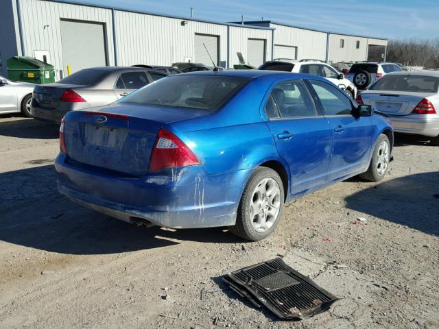 3FAHP0HA2BR303639 - 2011 FORD FUSION SE BLUE photo 4