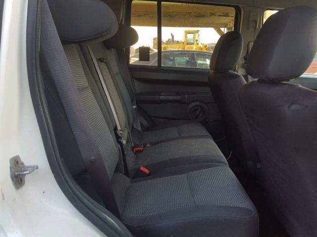 1J8HG48K48C175575 - 2008 JEEP COMMANDER WHITE photo 6