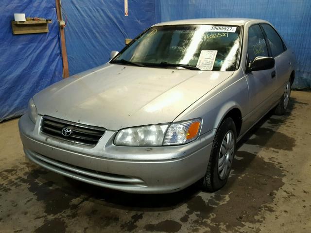 4T1BG22K21U091423 - 2001 TOYOTA CAMRY CE SILVER photo 2