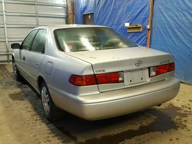 4T1BG22K21U091423 - 2001 TOYOTA CAMRY CE SILVER photo 3