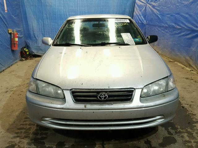 4T1BG22K21U091423 - 2001 TOYOTA CAMRY CE SILVER photo 9