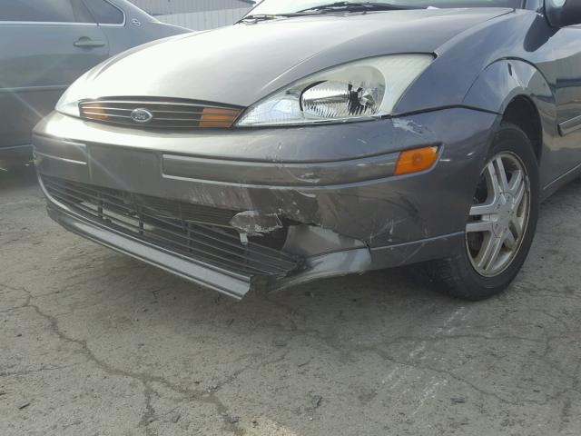 1FAFP343X2W231358 - 2002 FORD FOCUS SE GRAY photo 9