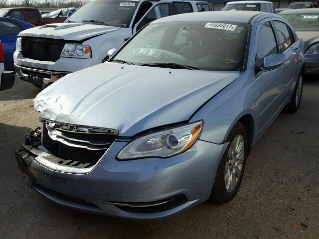 1C3CCBAB8DN568557 - 2013 CHRYSLER 200 LX SILVER photo 2