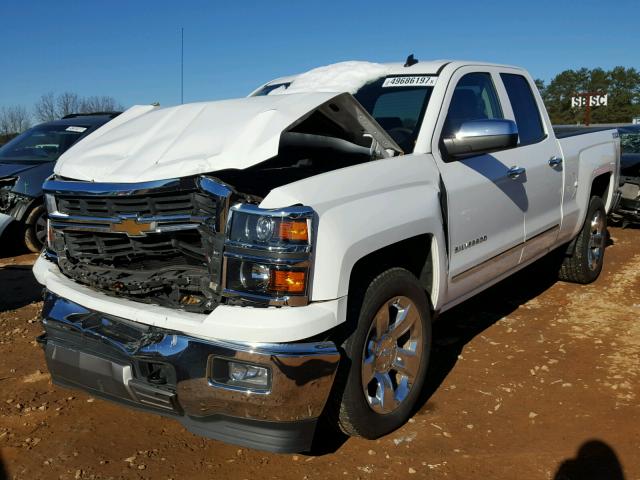 1GCRCSEC1EZ240240 - 2014 CHEVROLET SILVERADO WHITE photo 2