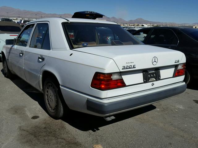 WDBEA26D8LB111394 - 1990 MERCEDES-BENZ 300 E 2.6 WHITE photo 3