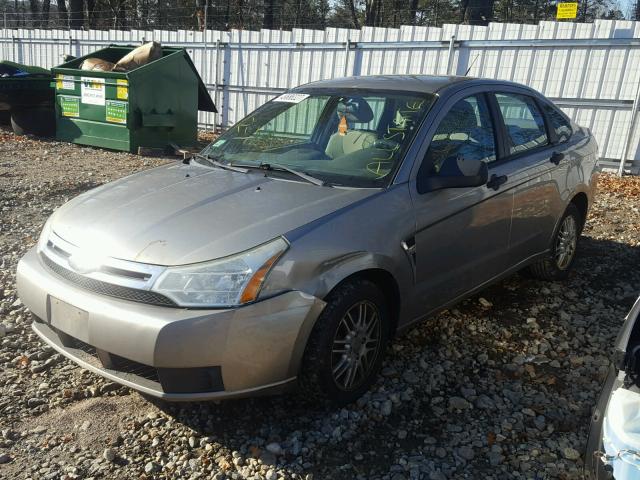 1FAHP35N48W276894 - 2008 FORD FOCUS SE SILVER photo 2