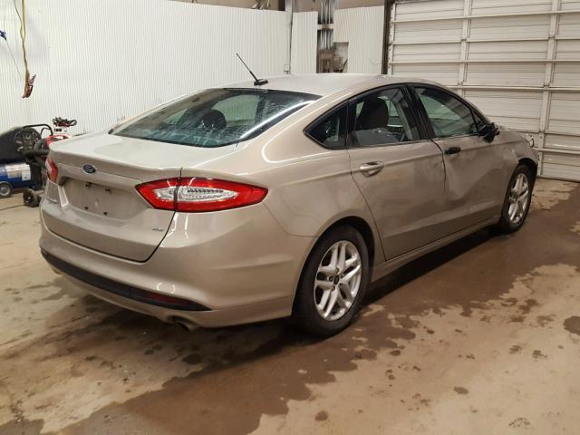 3FA6P0H79GR150633 - 2016 FORD FUSION SE GOLD photo 4