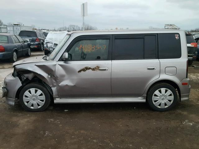 JTLKT324964105806 - 2006 TOYOTA SCION XB GRAY photo 9