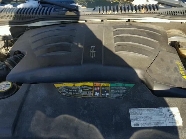 5LMEU88H04ZJ43821 - 2004 LINCOLN AVIATOR 白色 照片 7