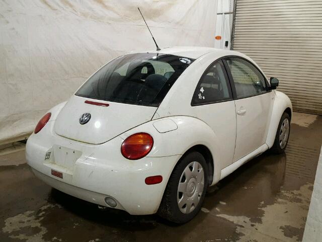3VWCC21C2YM423872 - 2000 VOLKSWAGEN NEW BEETLE 白色 照片 4