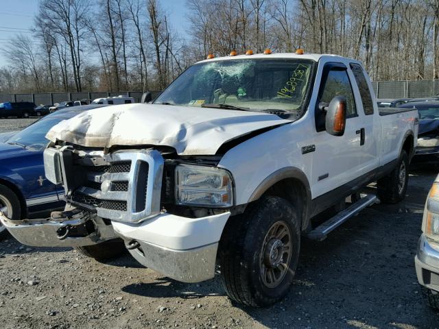 1FTSX21P35EA86586 - 2005 FORD F250 SUPER WHITE photo 2