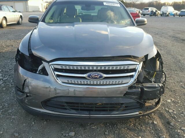 1FAHP2EW2BG103508 - 2011 FORD TAURUS SEL GRAY photo 9