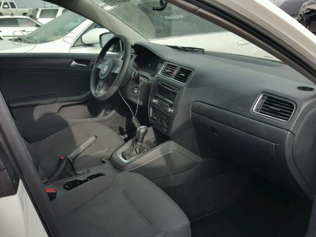 3VW2K7AJ3DM406213 - 2013 VOLKSWAGEN JETTA BASE 白色 照片 5