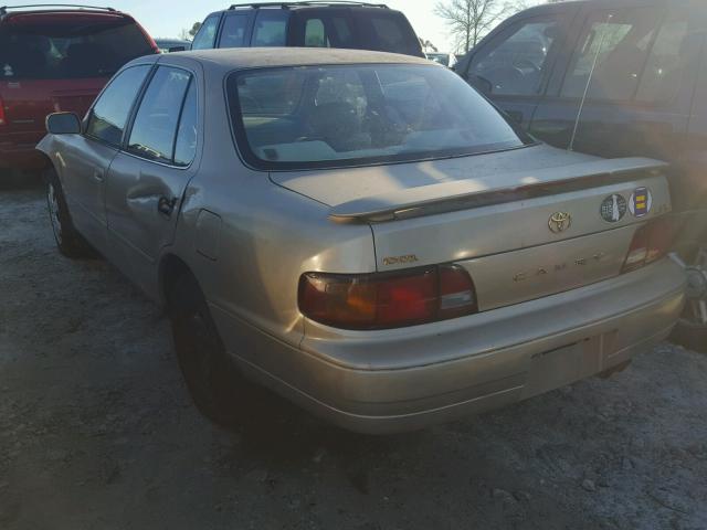 4T1BF12K8TU136638 - 1996 TOYOTA CAMRY LE თაფლისფერი ფოტო 3