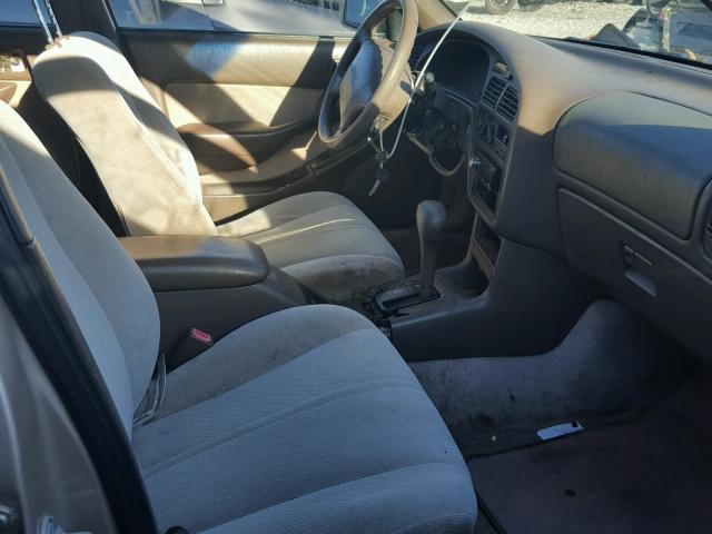 4T1BF12K8TU136638 - 1996 TOYOTA CAMRY LE თაფლისფერი ფოტო 5