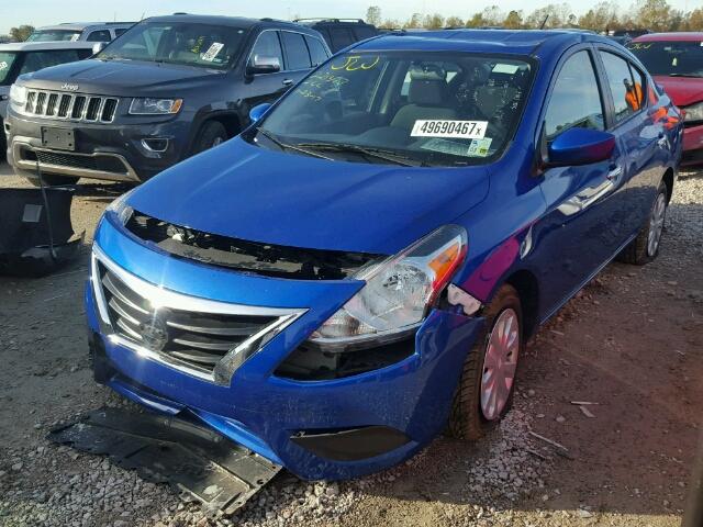 3N1CN7AP5HL840733 - 2017 NISSAN VERSA S BLUE photo 2