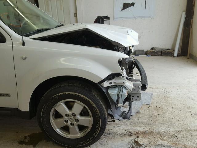 1FMCU93138KA64362 - 2008 FORD ESCAPE XLT WHITE photo 9