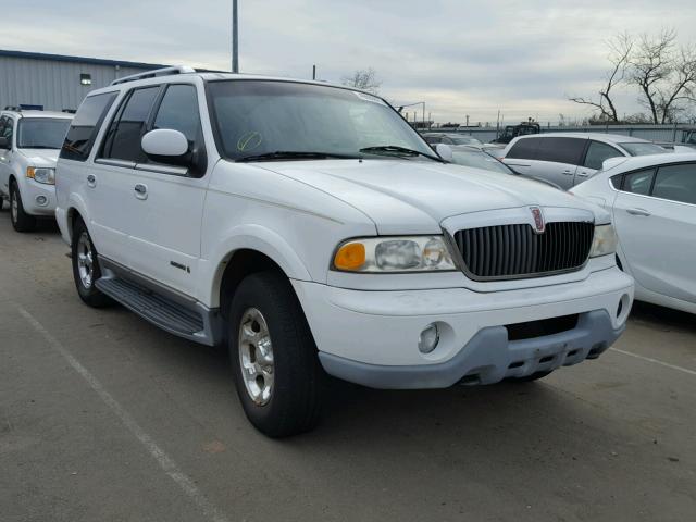 5LMFU28A0YLJ17958 - 2000 LINCOLN NAVIGATOR WHITE photo 1