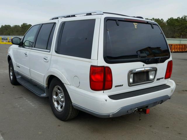 5LMFU28A0YLJ17958 - 2000 LINCOLN NAVIGATOR WHITE photo 3