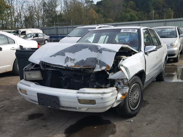 1C3AA3632RF156141 - 1994 CHRYSLER LEBARON LE WHITE photo 2