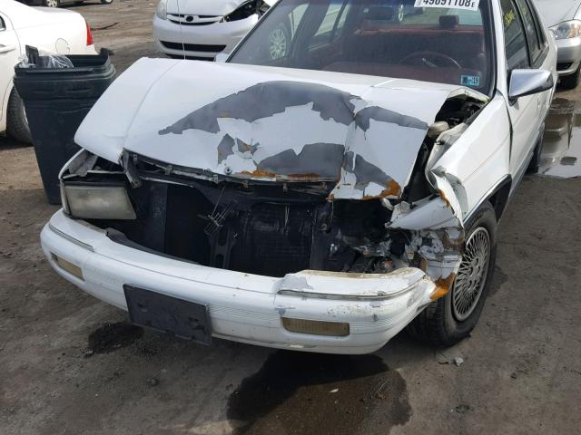 1C3AA3632RF156141 - 1994 CHRYSLER LEBARON LE WHITE photo 9