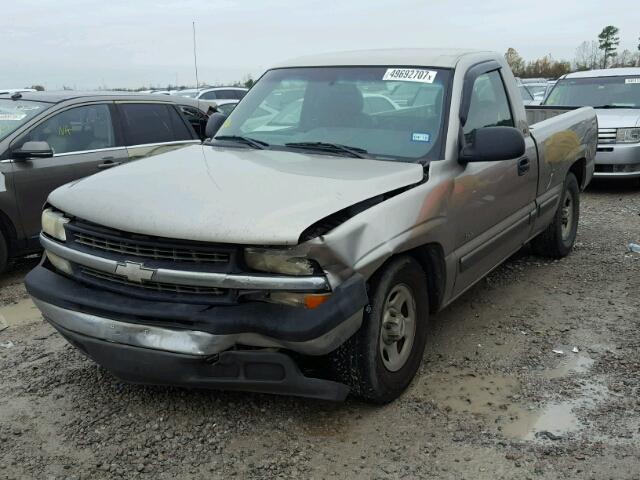 1GCEC14W22Z233913 - 2002 CHEVROLET SILVERADO SILVER photo 2