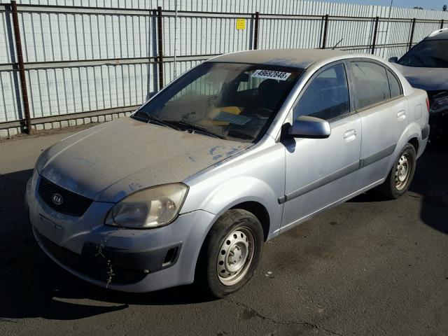 KNADE123666119318 - 2006 KIA RIO SILVER photo 2