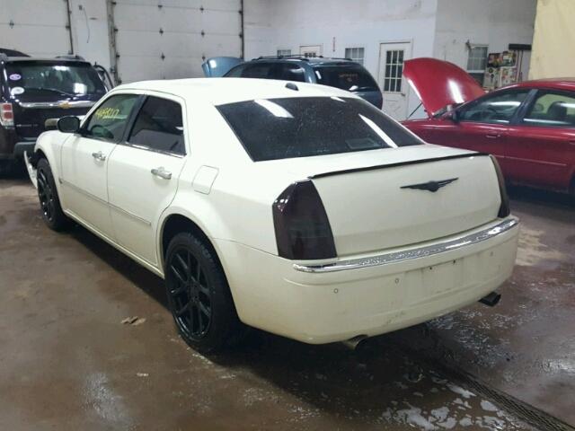 2C3AK63H55H622832 - 2005 CHRYSLER 300C WHITE photo 3