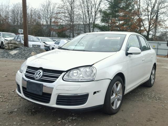 3VWRZ71K18M103780 - 2008 VOLKSWAGEN JETTA SE WHITE photo 2